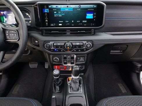 Used 2025 Jeep Wrangler Unlimited Rubicon 4xe w/ Safety Group AWD/4WD image 16