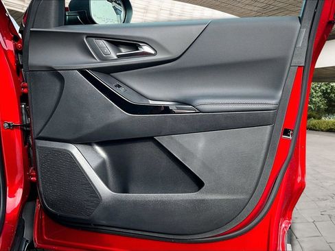 New 2026 Chevrolet Equinox LT w/ Convenience Package II image 13