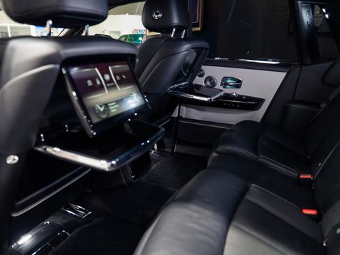 Used 2020 Rolls-Royce Phantom Sedan RWD image 15