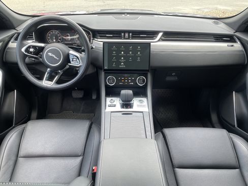 Certified 2024 Jaguar F-PACE R-Dynamic S image 2