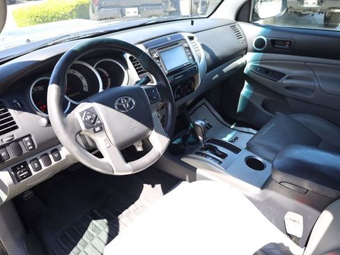 Used 2015 Toyota Tacoma 4x4 Double Cab image 12