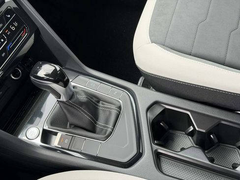 New 2026 Volkswagen Taos SE FWD image 17