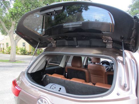 Used 2018 Toyota Highlander Limited FWD image 29