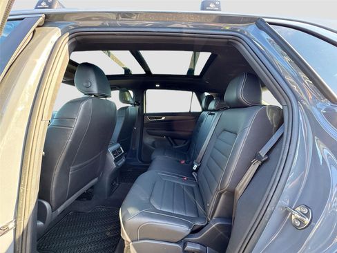 Used 2024 Volkswagen Atlas Cross Sport SEL image 22