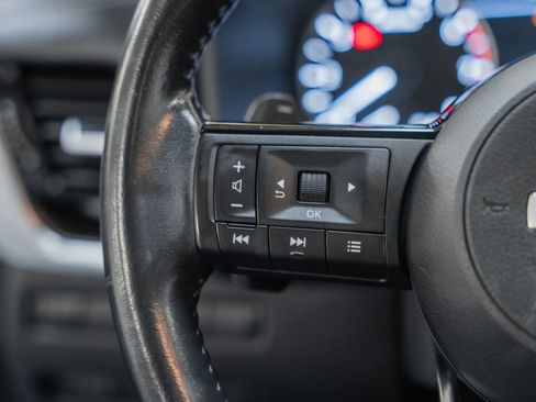 Used 2021 Nissan Rogue SV w/ Premium Package image 33