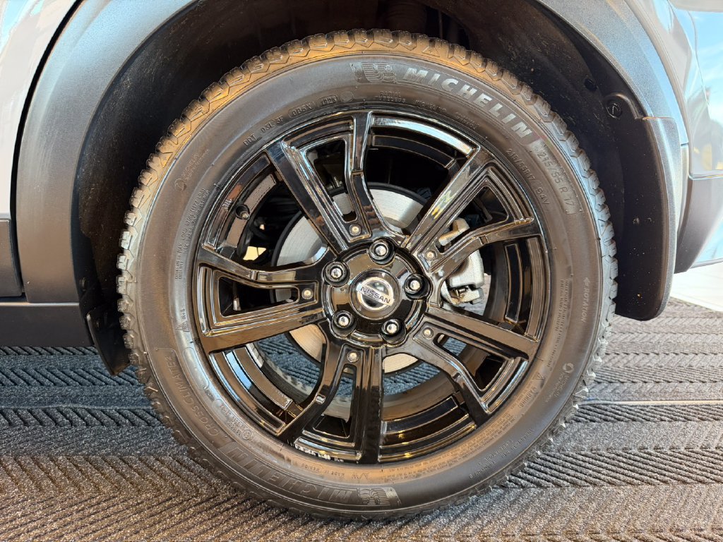 Used 2021 Nissan Kicks SR w/ SR Premium Package FWD image 12