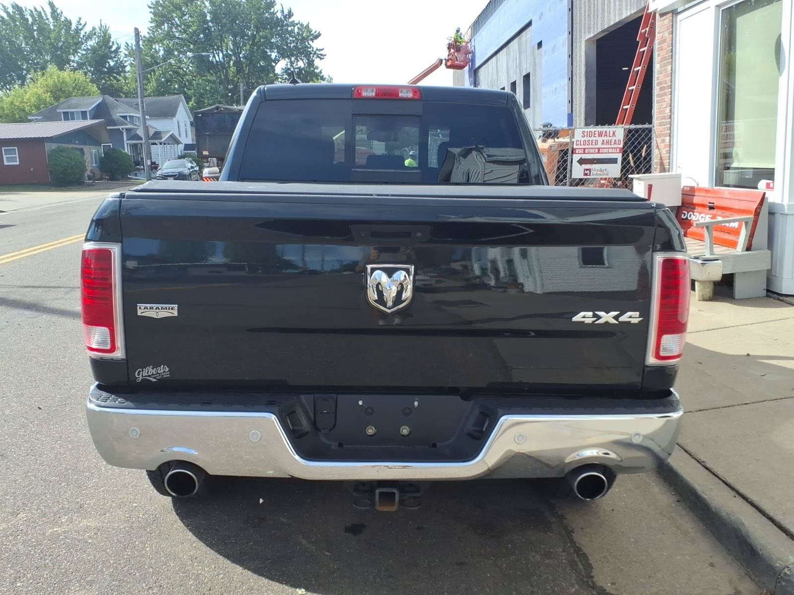 Used 2017 RAM 1500 Laramie w/ Convenience Group AWD/4WD image 7