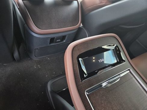 New 2026 Lincoln Navigator Reserve AWD/4WD image 17