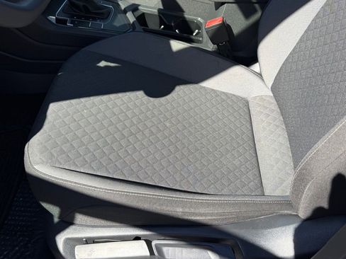 Used 2020 Volkswagen Tiguan S image 20