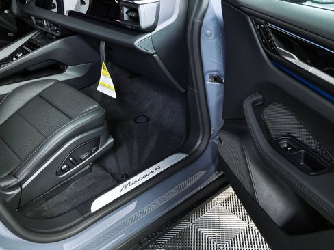New 2026 Porsche Macan 4 Electric AWD/4WD image 26