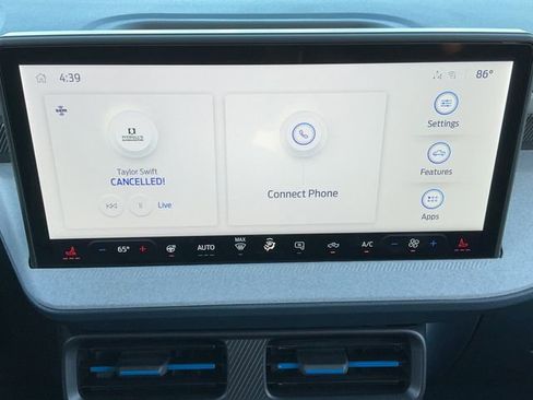 New 2025 Ford Maverick XLT w/ XLT Luxury Package FWD image 19