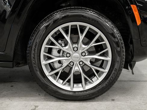 Used 2023 Jeep Grand Cherokee Summit AWD/4WD image 49