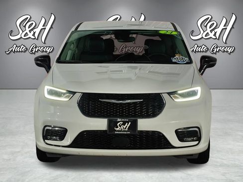Used 2024 Chrysler Pacifica Touring-L FWD image 18
