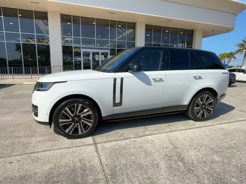 Used 2023 Land Rover Range Rover SE image 7
