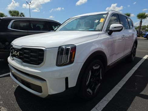 Used 2024 Kia Telluride S w/ S Sunroof Package FWD image 5