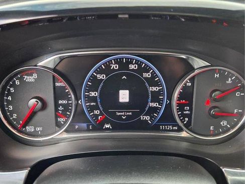Used 2023 Chevrolet Traverse High Country FWD image 38