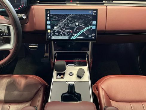 Certified 2025 Land Rover Range Rover SE AWD/4WD image 41