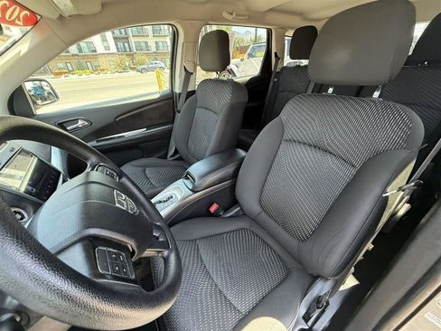 Used 2020 Dodge Journey SE FWD image 19