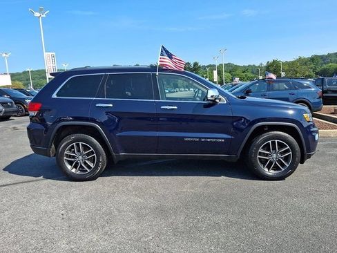 Used 2017 Jeep Grand Cherokee Limited AWD/4WD image 9