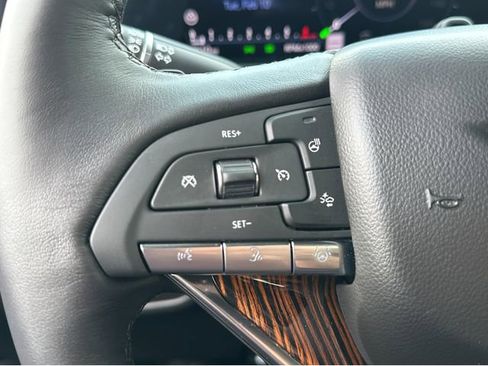 Certified 2024 Cadillac Escalade Premium Luxury w/ Performance Package image 28