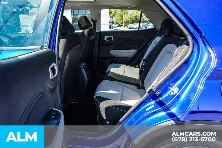 Used 2025 Hyundai Venue SEL FWD image 20