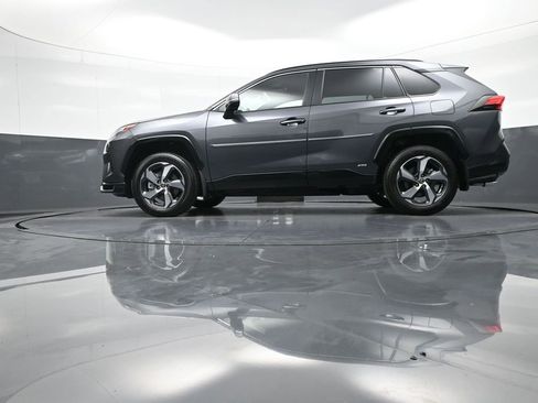 New 2025 Toyota RAV4 SE image 33