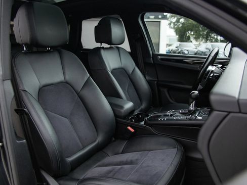 Used 2018 Porsche Macan Sport Edition AWD/4WD image 20