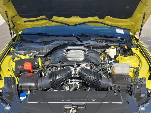 Used 2025 Ford Mustang GT Premium RWD image 29