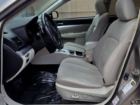 Used 2014 Subaru Outback 2.5i Premium w/ Moonroof Package AWD/4WD image 12