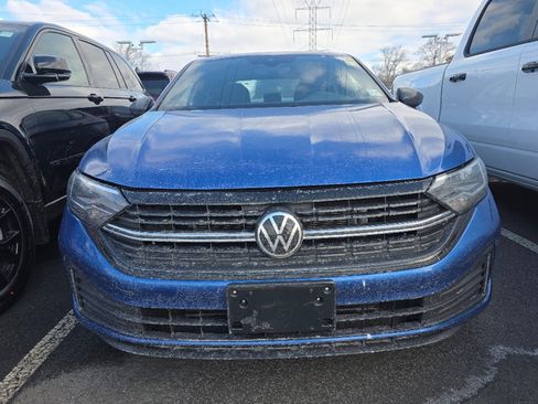 Used 2024 Volkswagen Jetta Sport image 2