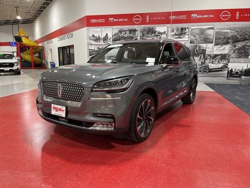 Used 2021 Lincoln Aviator Reserve w/ Equipment Group 201A image 8