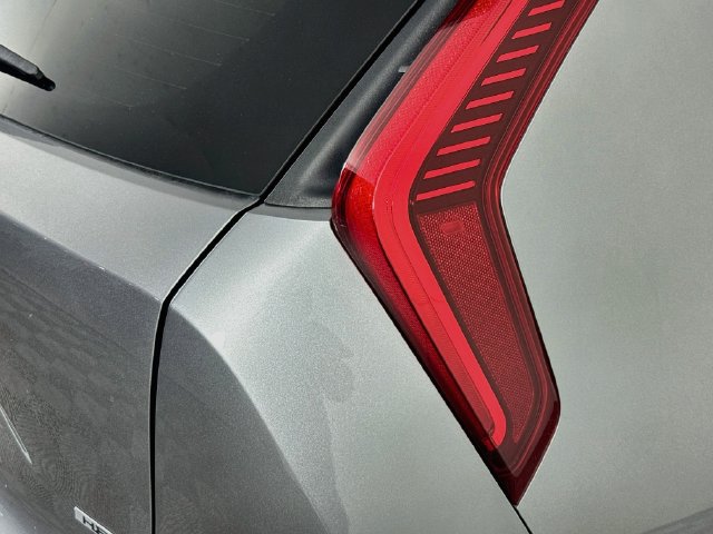 Used 2026 Kia Niro LX FWD image 30
