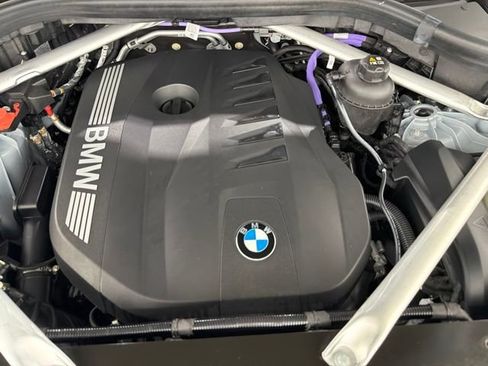 Used 2025 BMW X5 xDrive40i w/ M Sport Package AWD/4WD image 43