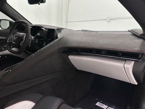Used 2023 Chevrolet Corvette Stingray Premium Conv w/ Z51 Performance Package RWD image 21