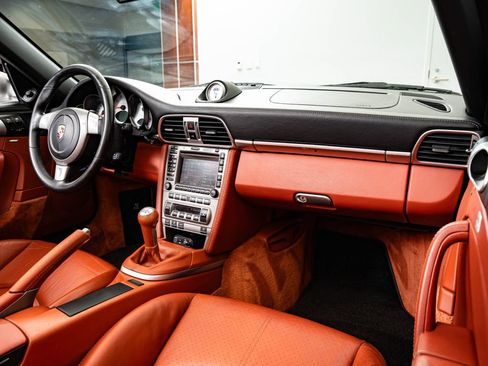 Used 2006 Porsche 911 Carrera S RWD image 47