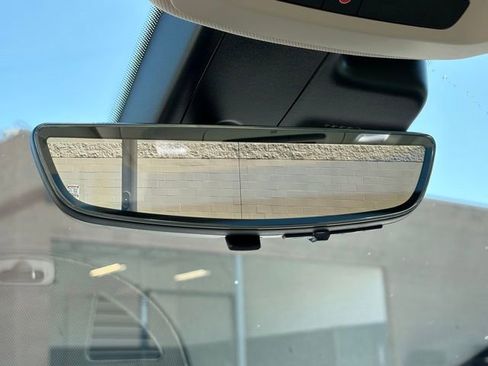 Used 2023 Buick Envision Avenir image 26