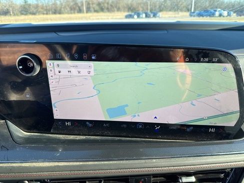 Used 2025 Chevrolet Suburban RST image 8