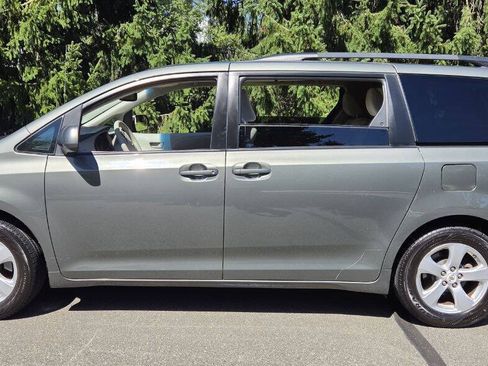 Used 2011 Toyota Sienna LE FWD image 7