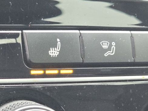 Used 2017 Volkswagen Passat 1.8T R-Line image 4