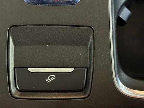 Used 2017 Ford Fusion SE w/ Equipment Group 201A image 30