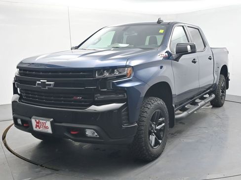 Used 2020 Chevrolet Silverado 1500 LT Trail Boss image 2