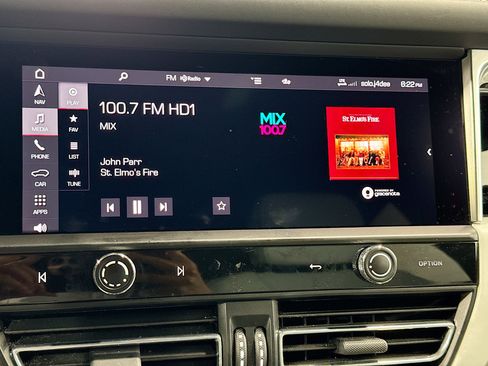 Certified 2023 Porsche Macan AWD/4WD image 30