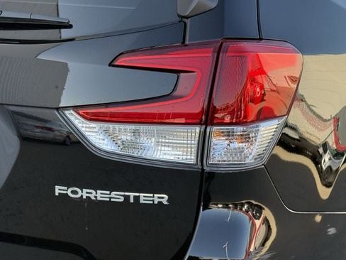 Used 2023 Subaru Forester Limited AWD/4WD image 7