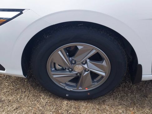 New 2026 Hyundai Elantra SE FWD image 10