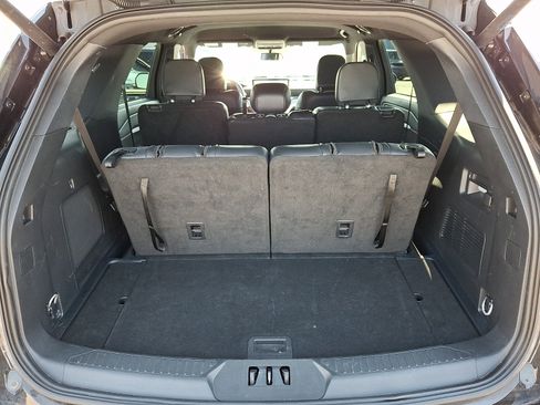 Used 2025 Ford Explorer ST-Line w/ ST-Line Street Pack AWD/4WD image 28