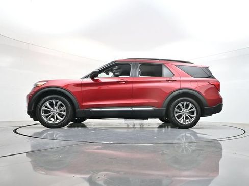 Used 2021 Ford Explorer XLT w/ Equipment Group 202A RWD image 45