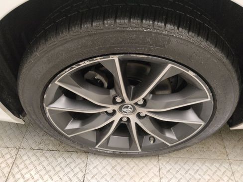 Used 2015 Toyota Camry XSE w/ Advanced Technology Package image 31