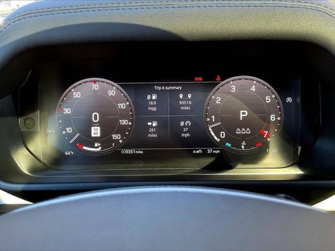 Used 2025 Land Rover Defender 110 S image 13