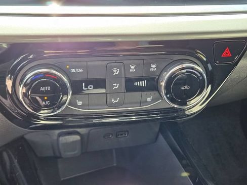 Certified 2025 Chevrolet Trax LT w/ Driver Confidence Package FWD image 22