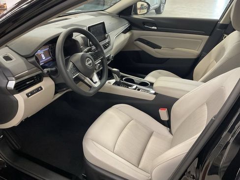 Used 2024 Nissan Altima 2.5 SV AWD/4WD image 10